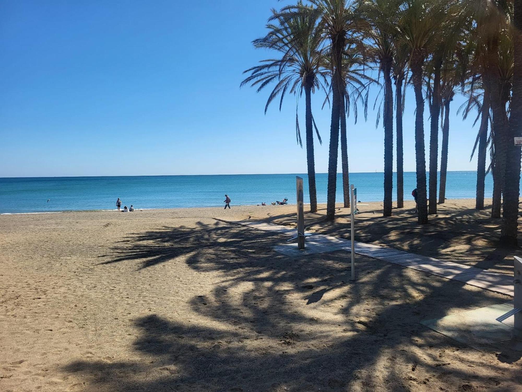 Centro Y Mar En Un Mismo Lugar Torremolinos Exterior foto